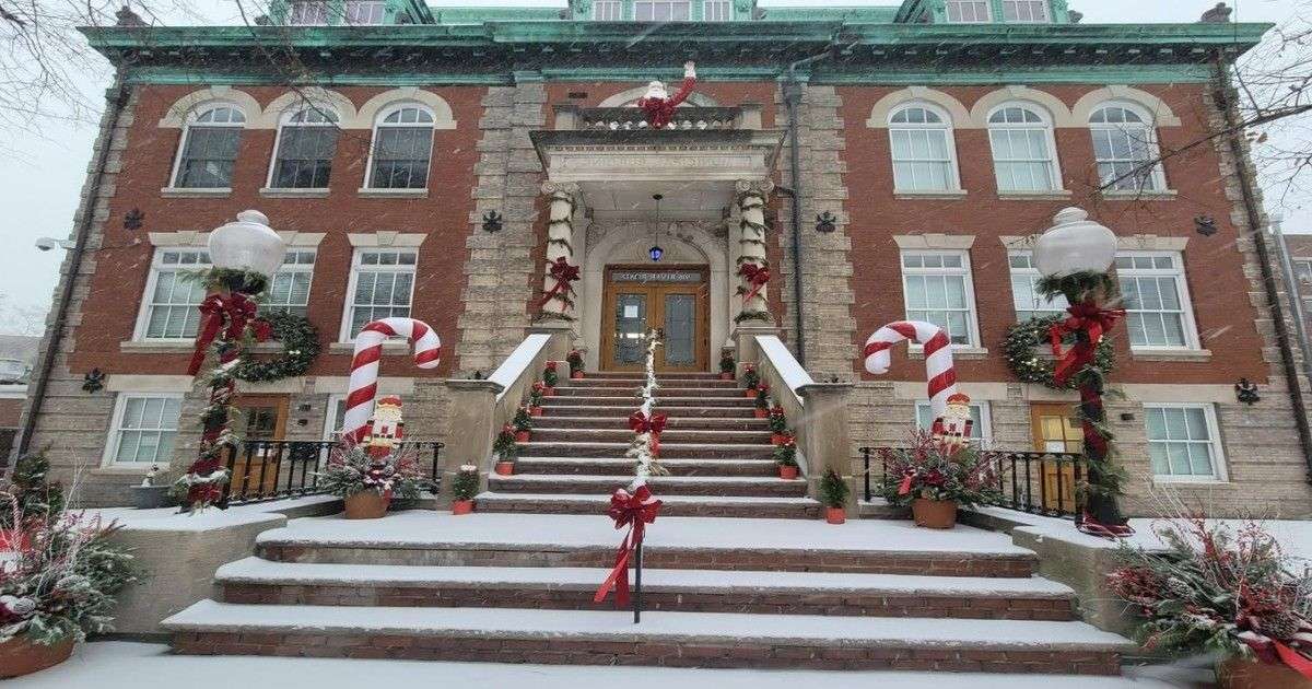 The Edgewater Muncipal Building on a wintry day with Christmas decorations