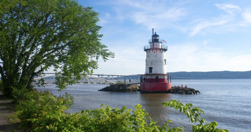 arrytown - Sleepy Hollow Lighthouse. Tarrytown, or Sleepy Hollow Lighthouse is situated on the Hudson River near the Tappan Zee Bridge